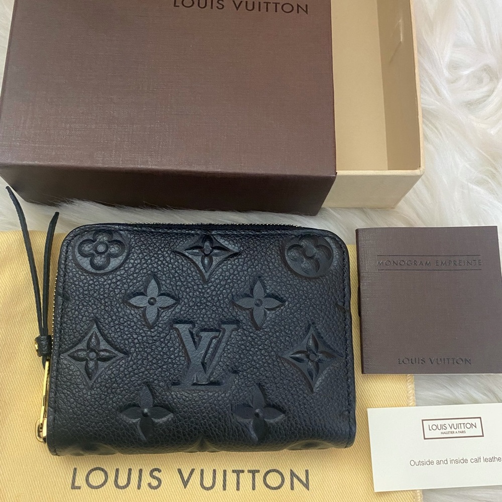 AUTHENTIC Zippy wallet Louis Vuitton